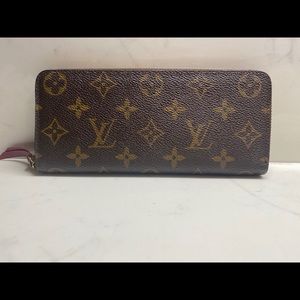 CLÉMENCE LV MONOGRAM DESIGN